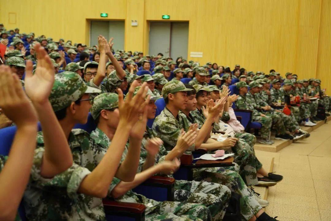 圣女战旗
